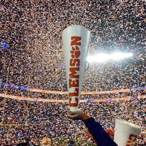 Meet your Posher, Deedee